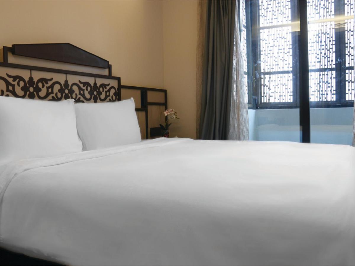 Aqueen Prestige Hotel Lavender Singapore Bagian luar foto