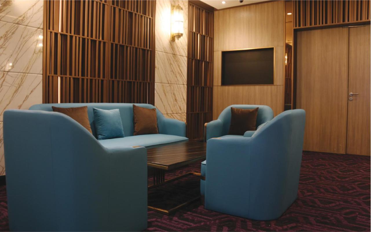 Aqueen Prestige Hotel Lavender Singapore Bagian luar foto
